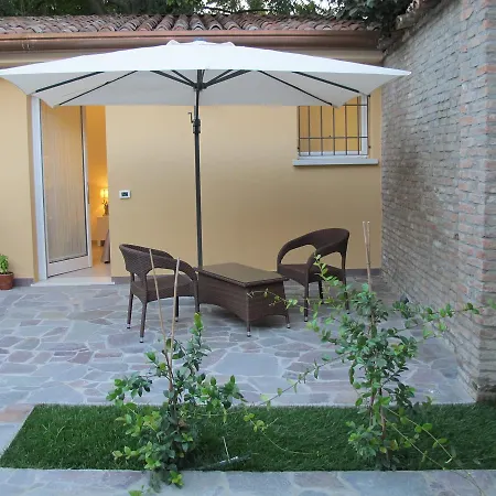 27 Bed & Breakfast 4*