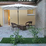 27 Bed & Breakfast 4*