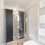 27 Bed & Breakfast 4*