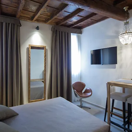 27 Ferrara