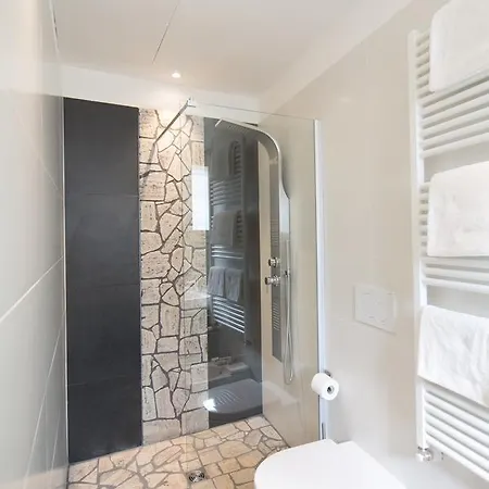 27 Bed and breakfast 4*